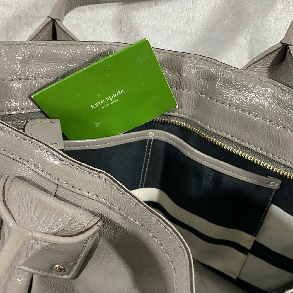 Kate Spade New York Tote/Handbag - Gray/Tan - Patent Leather